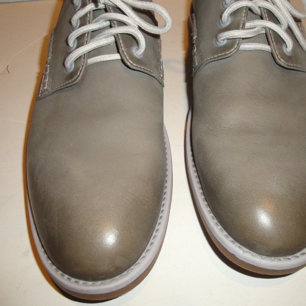CLARKS - Picture 2 of 9